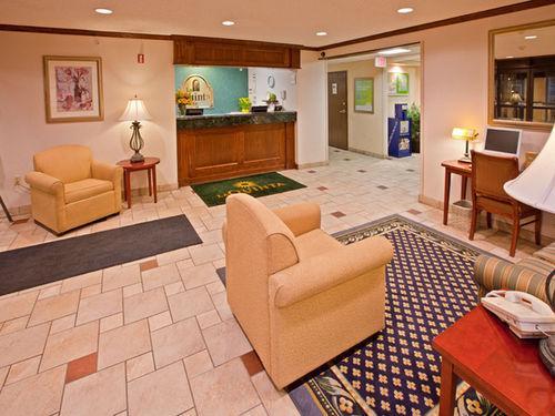 La Quinta By Wyndham Plattsburgh Hotel Interiør billede